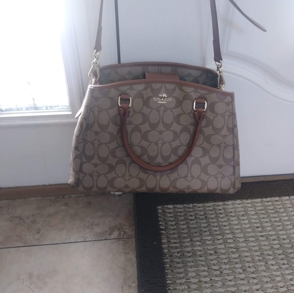 Coach purse - Picture 3 of 4